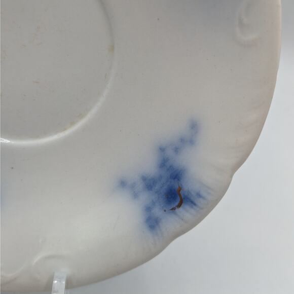 C1820 Johnson Brothers Semi Porcelain Flow Blue Tulip Royal Gold Accents 6 Plate - Picture 4 of 12